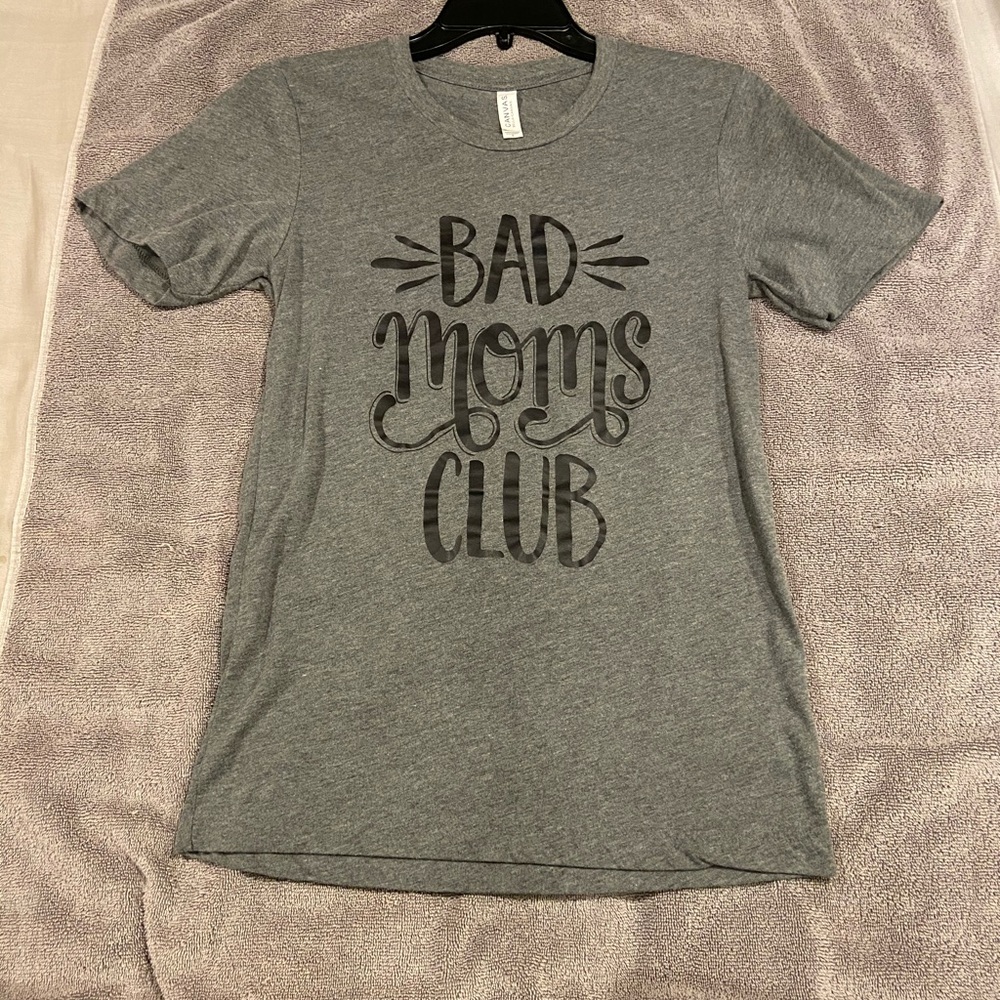 Small shop mama tee